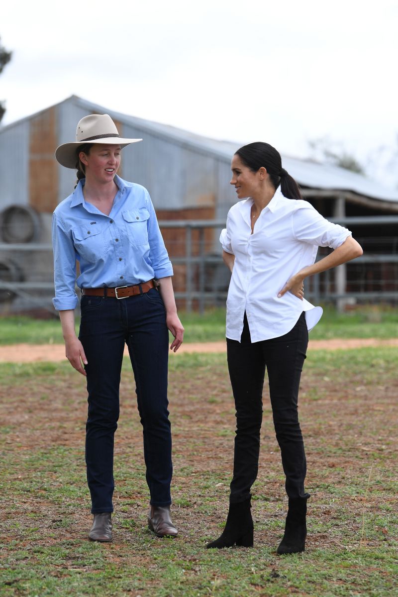 FOTO| Kate Middleton a apărut public într-o ținută inspirată de una purtată de Meghan Markle cu câteva zile înainte