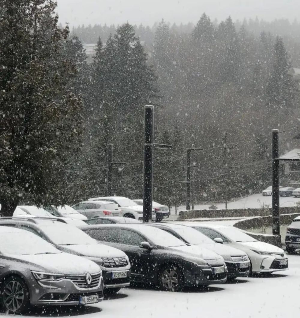 Iarna a venit la munte, Transalpina s-a închis, drumarii intervin cu material antiderapant | Video