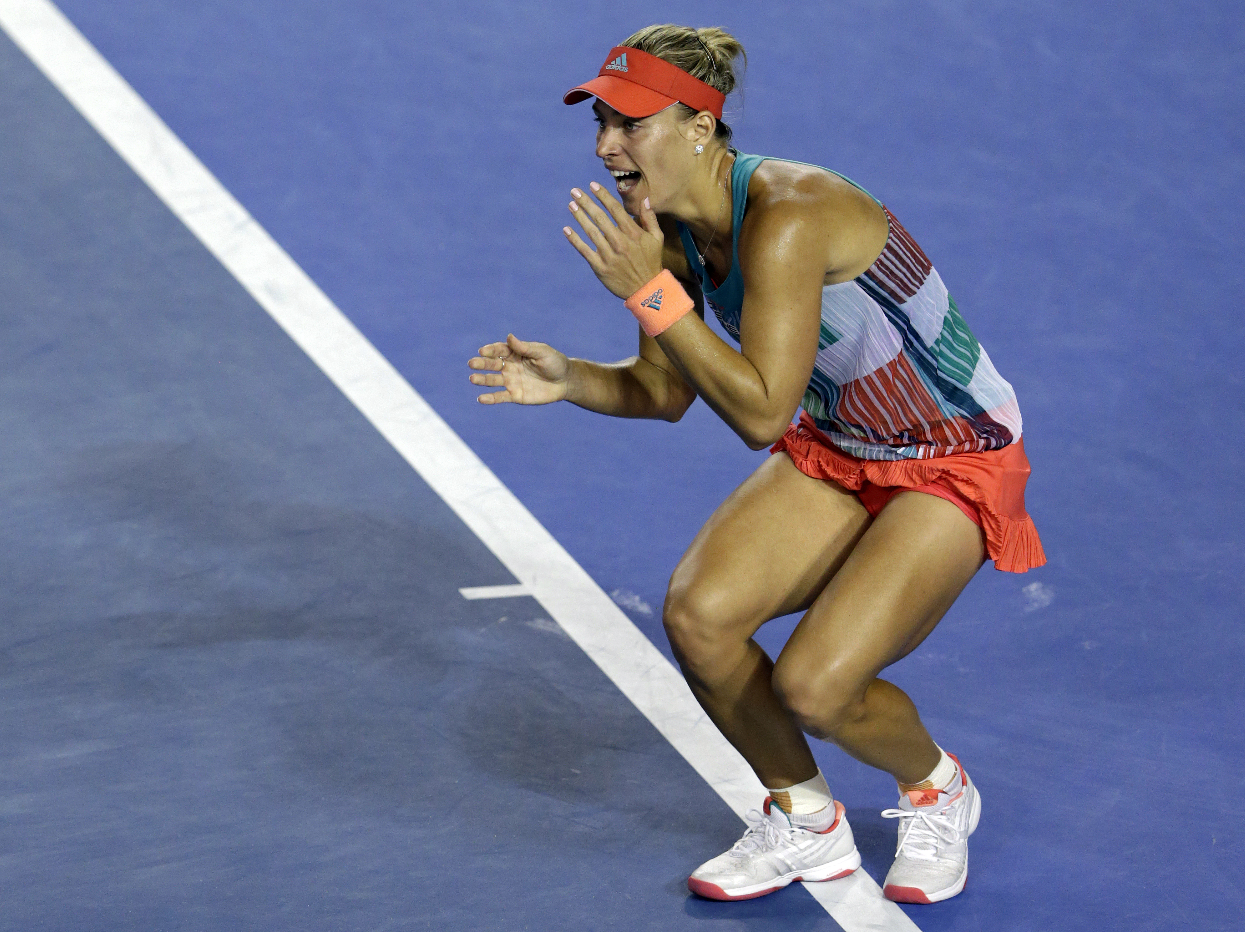 Finală magnifică în Australia, de asta s-a inventat tenisul! ^Kerber a răpus ”balaurul” Serena. Halep a căzut de pe locul 2! FOTO&VIDEO