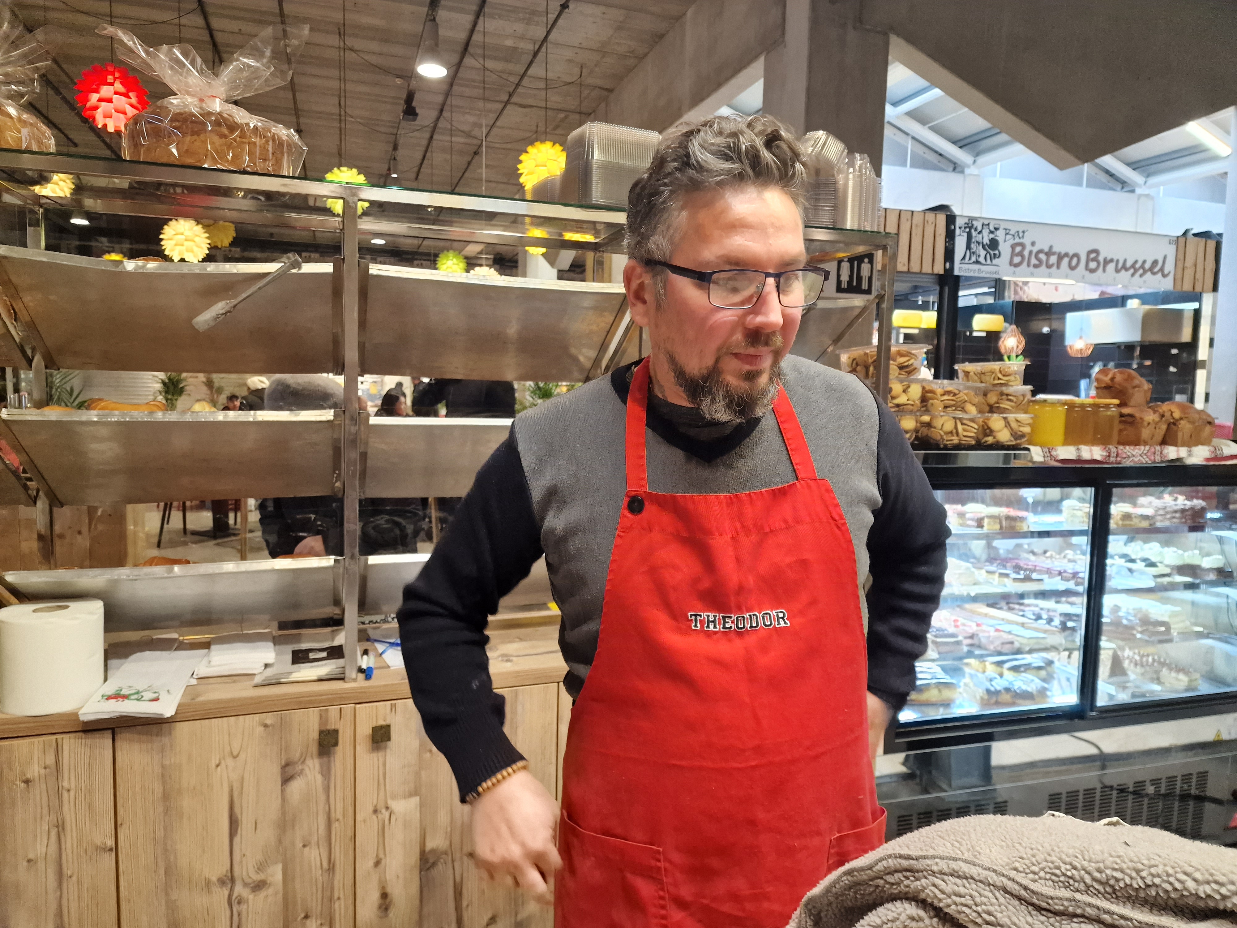 CORESPONDENȚĂ DE LA BRUXELLES. Cum a fost cucerită capitala Europei de covrigi și poale-n brâu: „60% dintre clienți sunt români, restul sunt de alte nații: belgieni, chinezi, africani”
