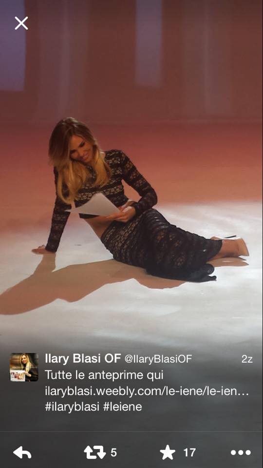 Totti a făcut o criză de nervi, după ce soția lui a apărut aproape goală pe scenă / GALERIE FOTO HOT