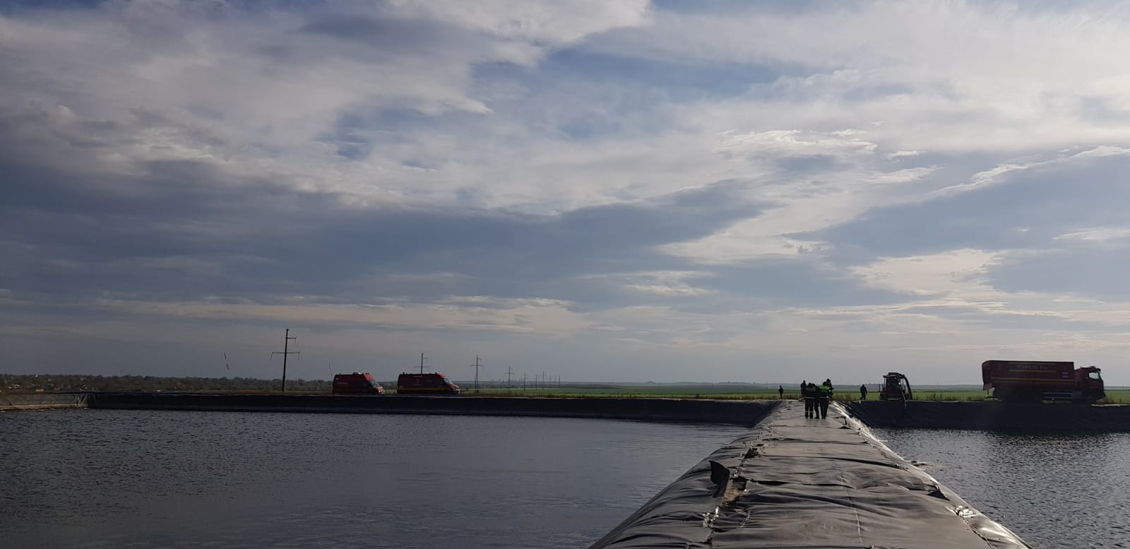 UPDATE | Copilul de 8 ani din Constanța, de negăsit de trei zile. Pompierii îl caută într-un bazin cu dejecții