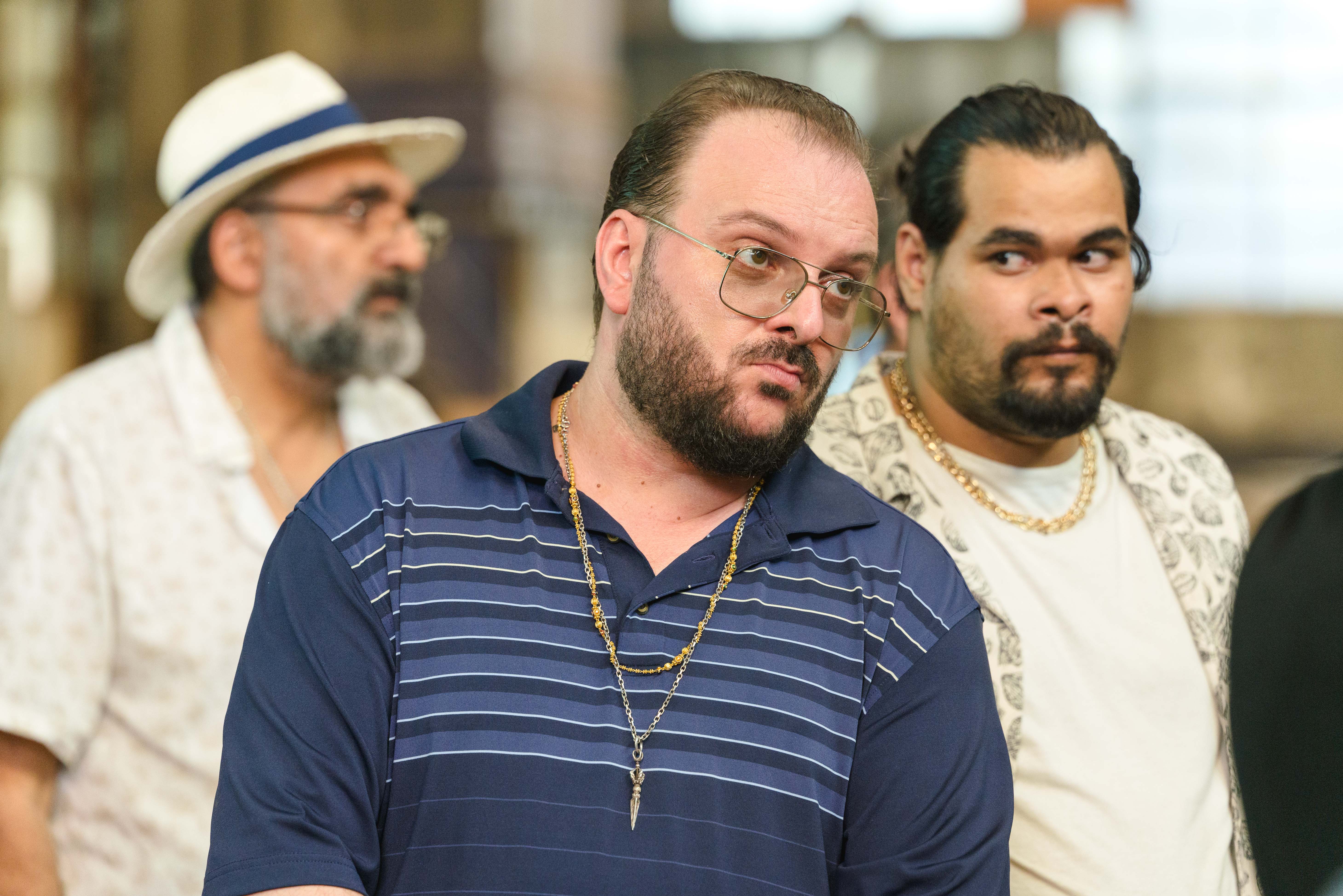 Mentalistul Simion R. Ștefan e interlop în serialul „Tătuțu”. Cărui actor îi mulțumește pentru rolul obținut: „Am dat acel semn” | EXCLUSIV