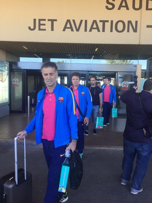 Gică Popescu a jucat din nou fotbal. ^Fostul internațional s-a mișcat bine în meciul legendelor Barcelona - Real 3-0 / GALERIE FOTO&VIDEO