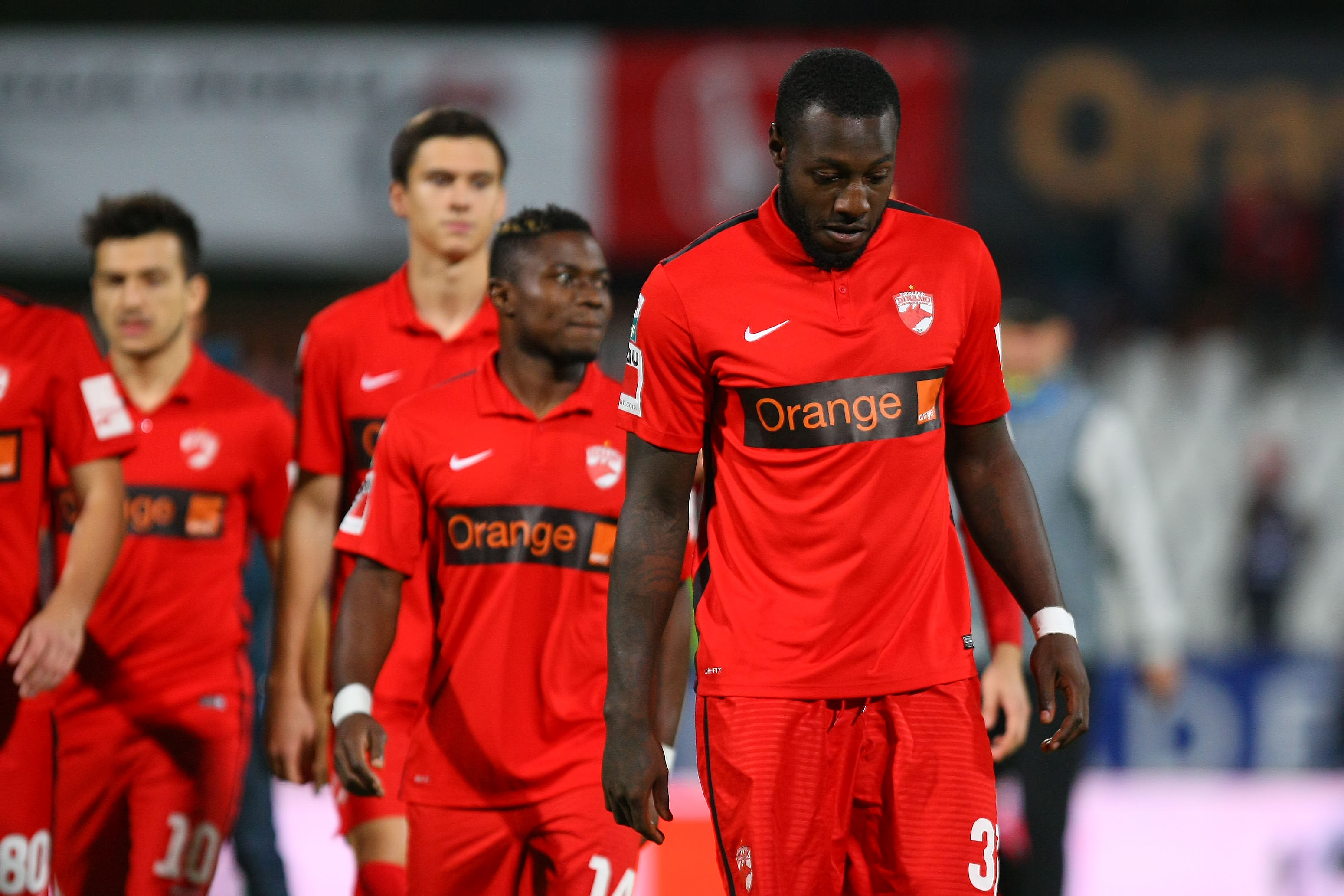 LIGA I LA FOTBAL, etapa a 14-a / Scandal după meciul Dinamo - ASA Tîrgu Mureș 2-1. ^Ardelenii protestează oficial printr-un comunicat în care reclamă un ”fault evident și lipsă de fair-play”! GALERIE FOTO
