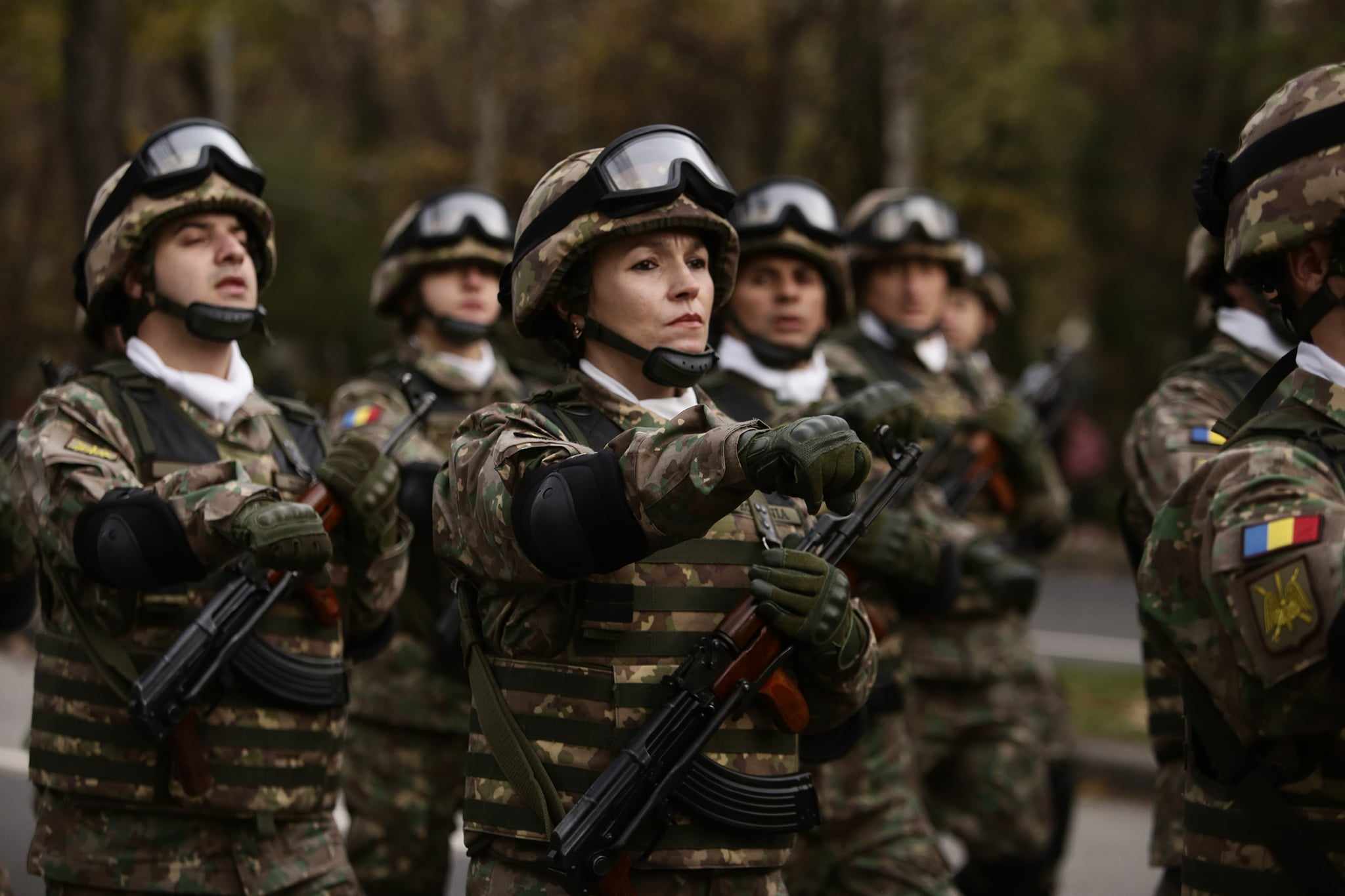 Restricțiile de circulație au aglomerat centrul Bucureștiului, din cauza repetiţiilor pentru parada militară de Ziua Națională