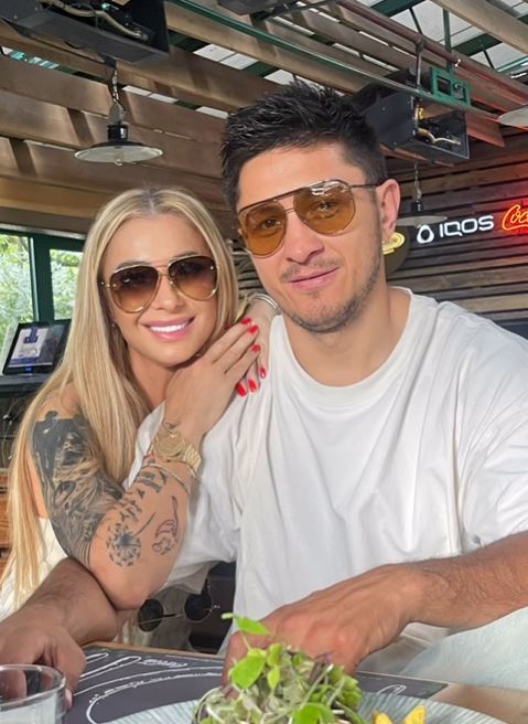 Ce face Ronald Gavril zilnic la prânz: Anamaria Prodan l-a dat de gol. Programul lui înainte de lupta pentru titlul mondial. Exclusiv