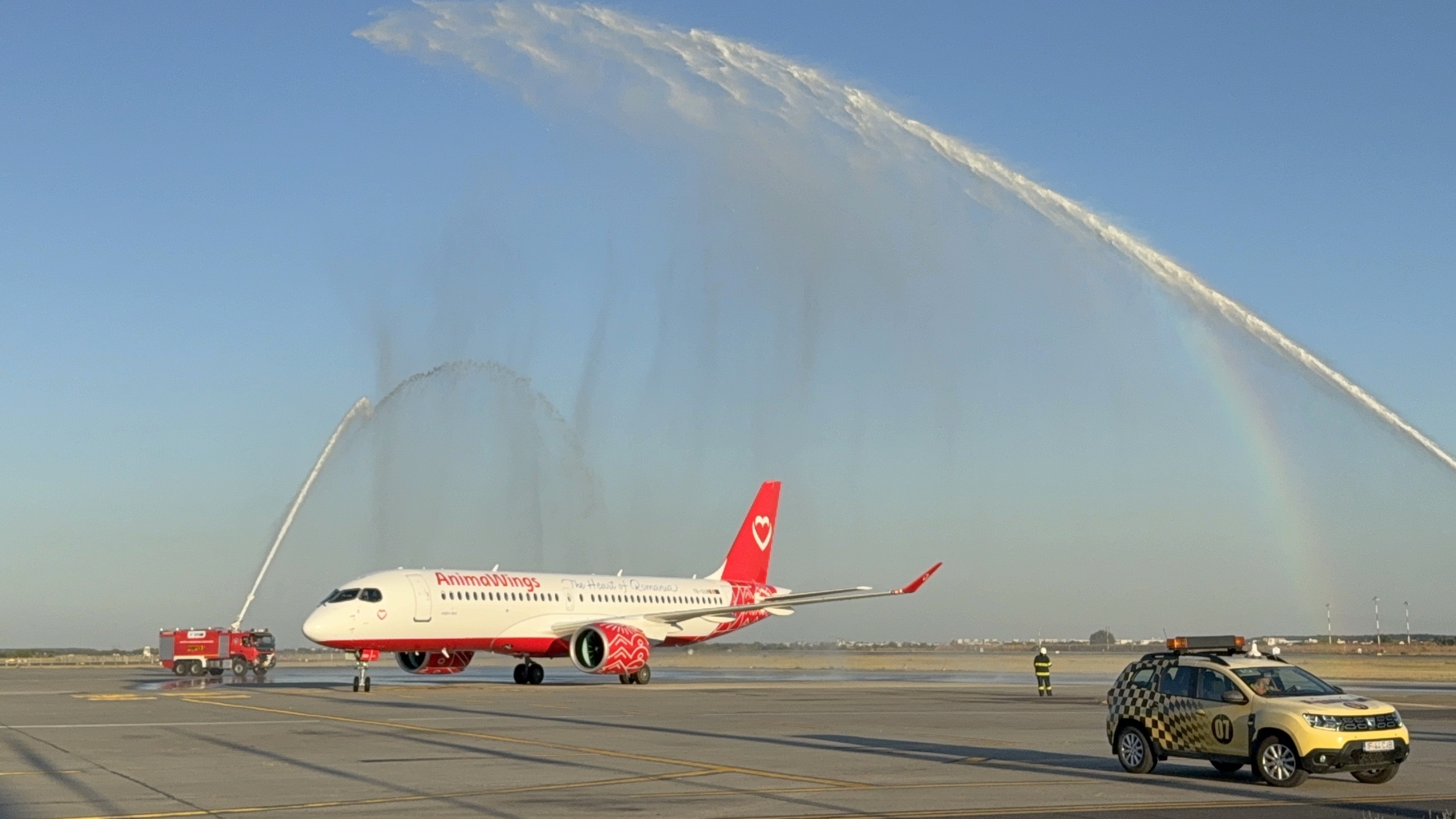 Meniu de lux în cel mai nou Airbus al unei companii românești! Libertatea a urcat la bordul noului avion de peste 100 de milioane de euro