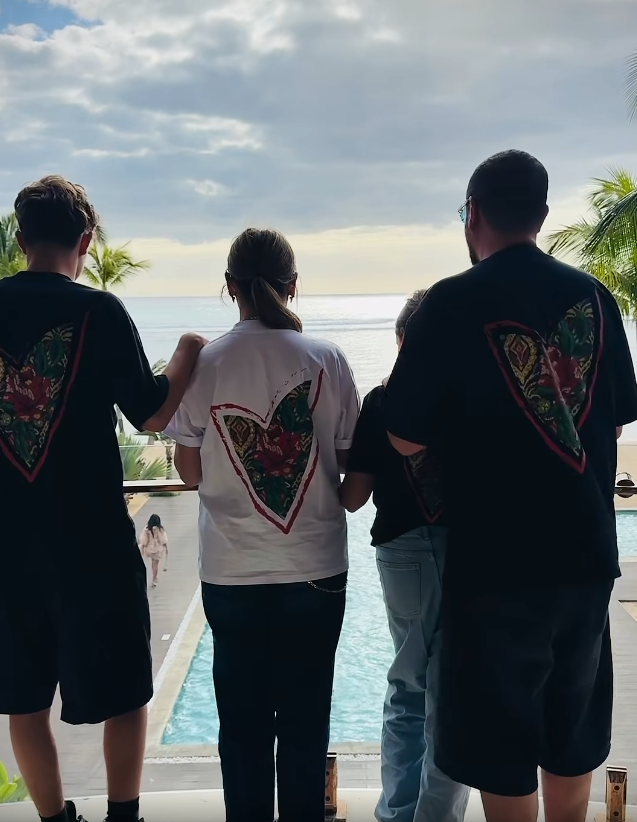Cum au apărut Andra și Cătălin Măruță, alături de copiii lor, în vacanța din Mauritius. „Punem pe pauză tot ce înseamnă agitație”