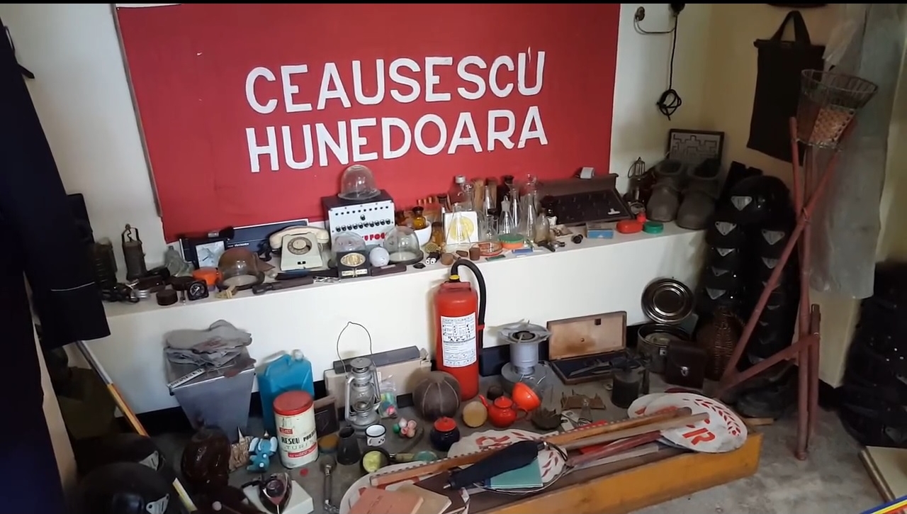 Muzeu al Republicii Socialiste România, deschis în Hunedoara. Cum a transformat un nostalgic o veche alimentară