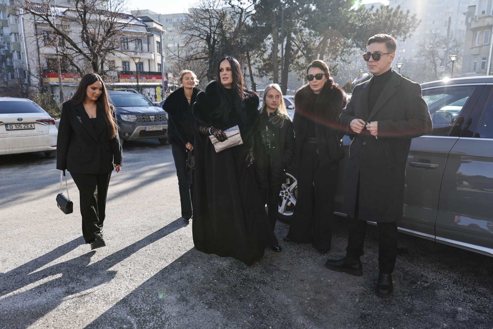 Imagini de la cununia civilă a lui Radu Drăgușin. Fotbalistul s-a căsătorit cu Ioana Stan
