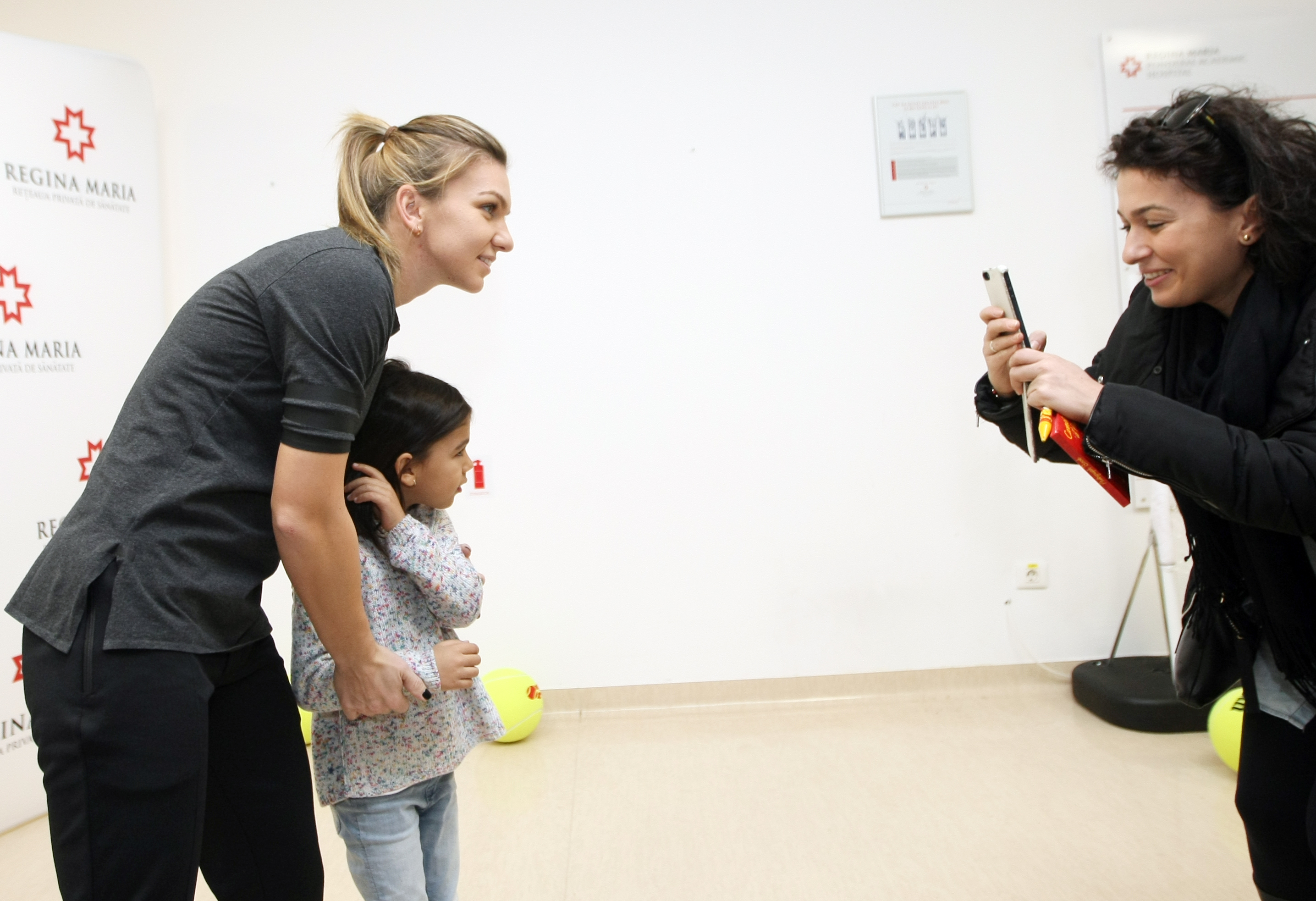 Simona Halep nu suflă în fața lui Ion Țiriac: ”Nu mă antrenez cât ar trebui”! Își oblojește rănile și fuge cu Costa peste hotare / GALERIE FOTO