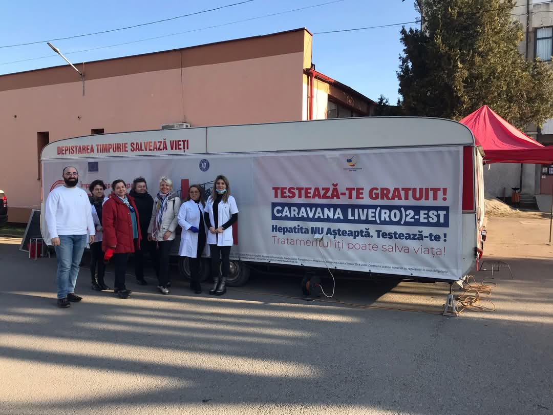 Contabila-șefă de la Spitalul „Sf. Spiridon” Iași a câștigat mai mult decât colegii medici într-un proiect european contra hepatitei. Din 7,8 milioane de euro, peste 2,4 milioane de euro au mers pe salarii