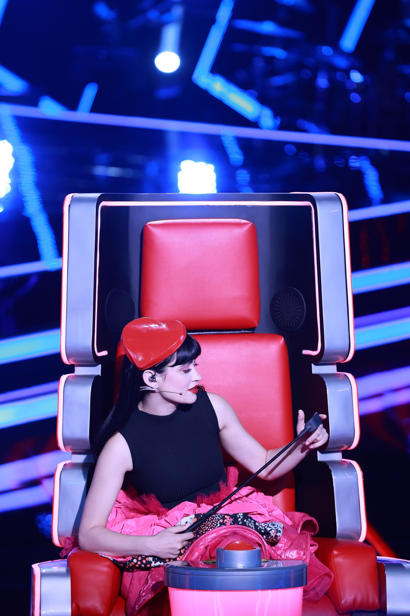 Theo Rose și Irina Rimes, schimb de replici la „Vocea României”: „Îți dai seama că dacă ne batem, o facem pentru un băiat de 16 ani?”