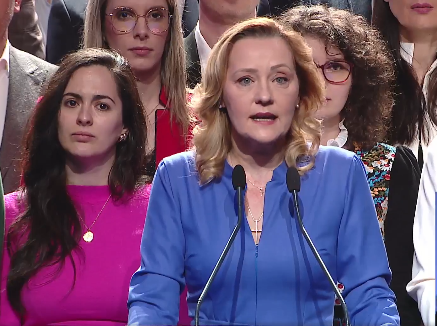 Imagini de arhivă cu Elena Lasconi. Cum arăta înaintea anilor 2000, când era corespondent PRO TV