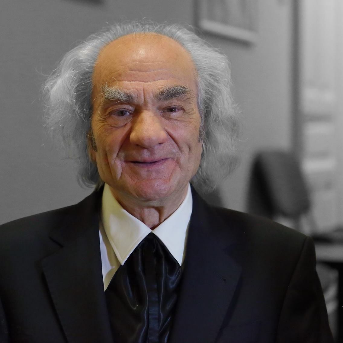 Leon Dănăilă nu recomandă dietele drastice: „Viața cu regim nu e viață”. Neurochirurgul dezvăluie secretele longevității