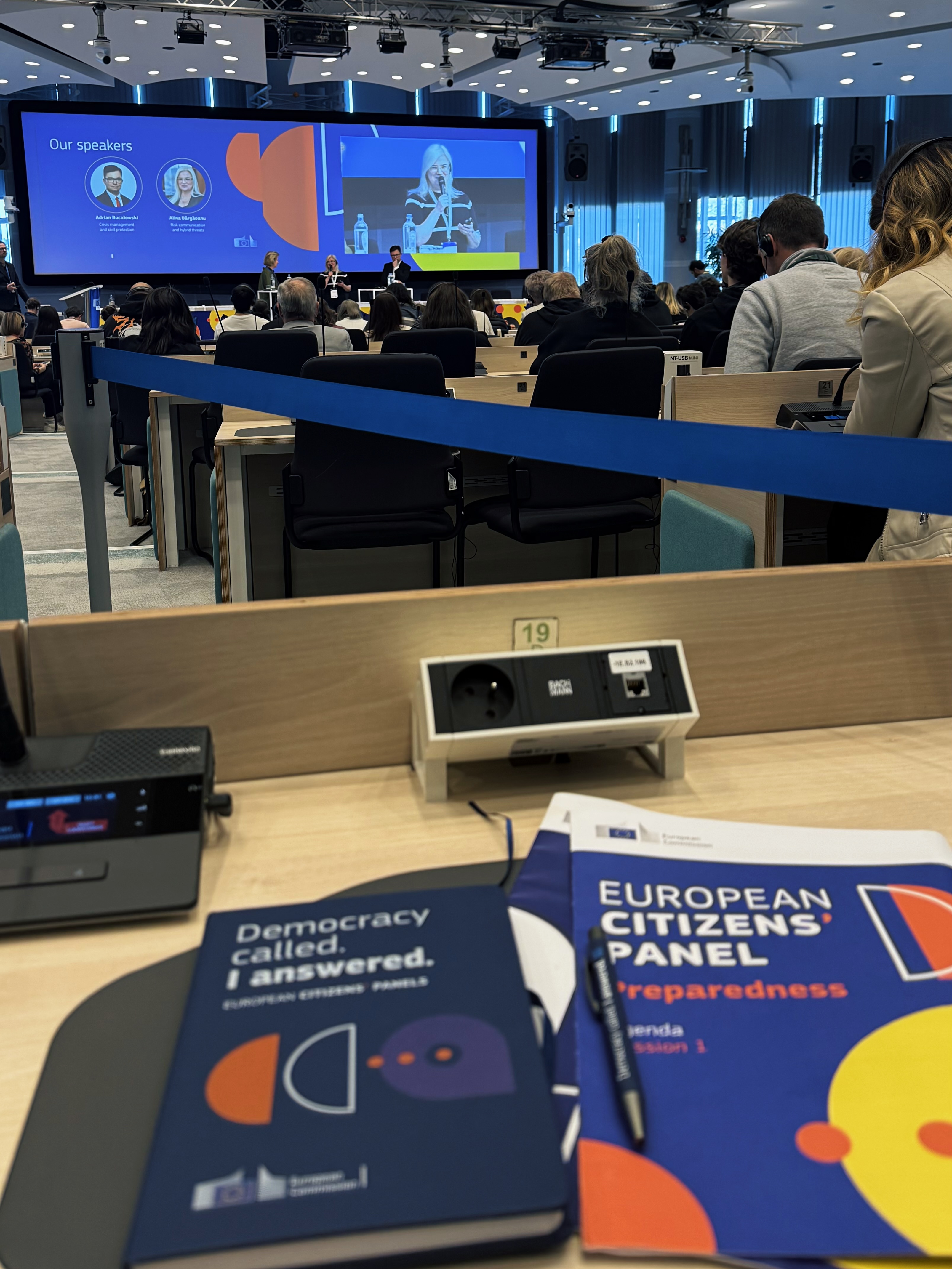 Cum ajung vocile cetățenilor în deciziile UE. Ada-Maria Ileana, tânăra chemată la Panelul Cetățenilor Europeni din Bruxelles: „Tinerii sunt cei care vor beneficia cel mai mult de o Uniune pregătită pentru crize”