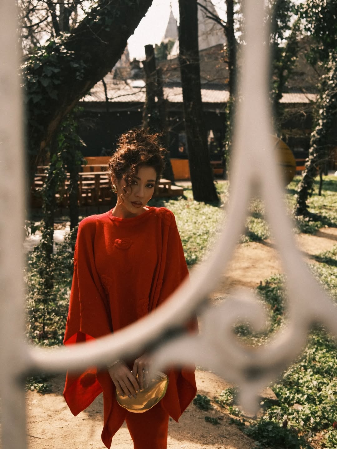 Imagini din casa inteligentă în care locuiește Nicole Cherry. Artista a făcut turul noii sale vile