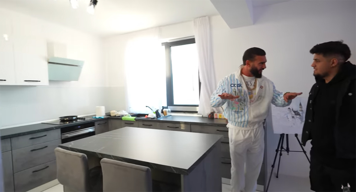 Imagini din vila de lux a lui Babasha. A cumpărat-o de la Dorian Popa, în Hâtz Residence: Peretele dintre baie și dormitor e din sticlă