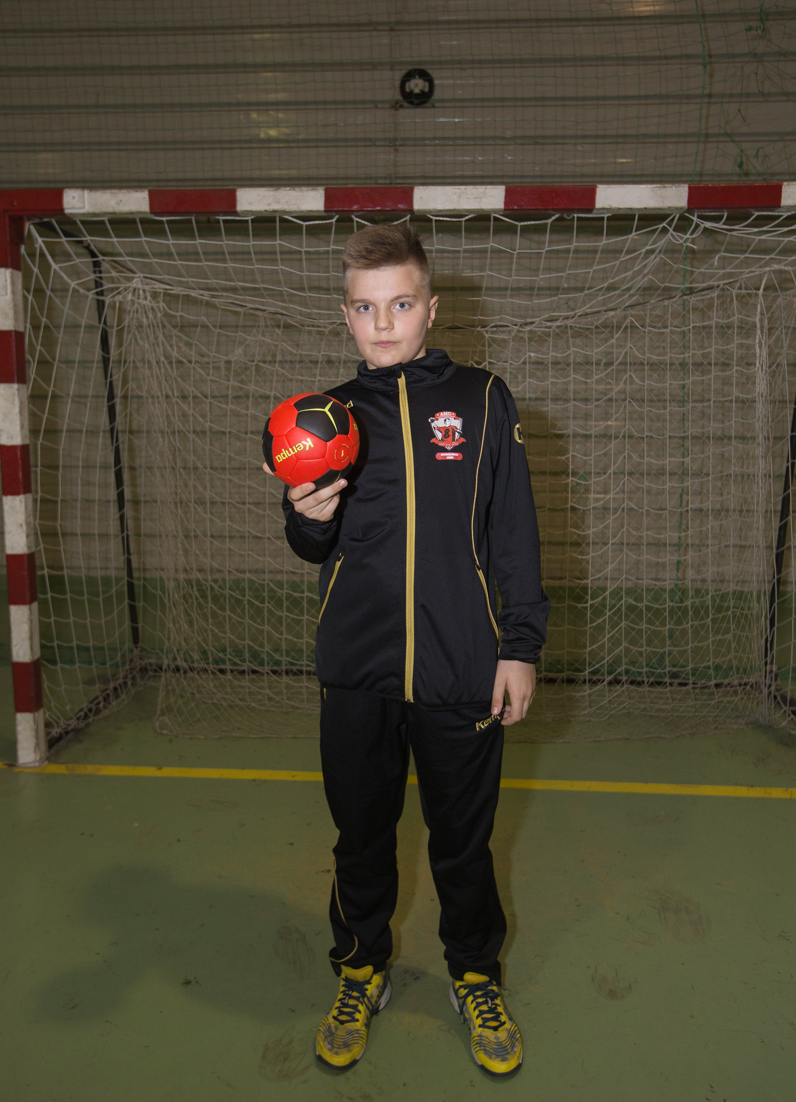 EXCLUSIV | Cum arată Andrei, nepotul lui Marian Cozma: ”Va ajunge mare handbalist”. Asociația Marian Cozma duce mai departe numele regretatului sportiv | FOTO