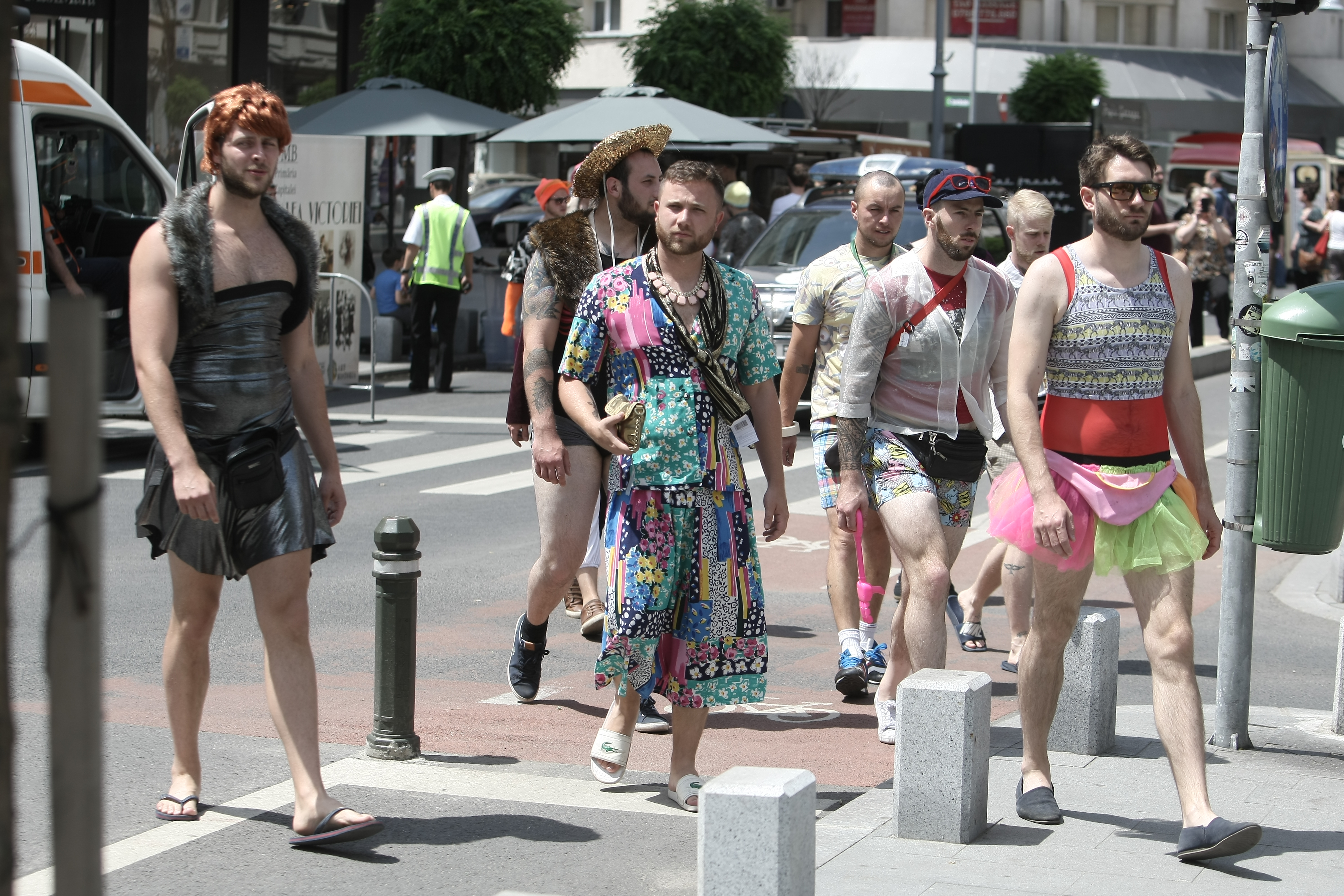 Distracție în minivacanță în București. Calea Victoriei este pietonală. Parcurile și piscinele sunt principalele atracții