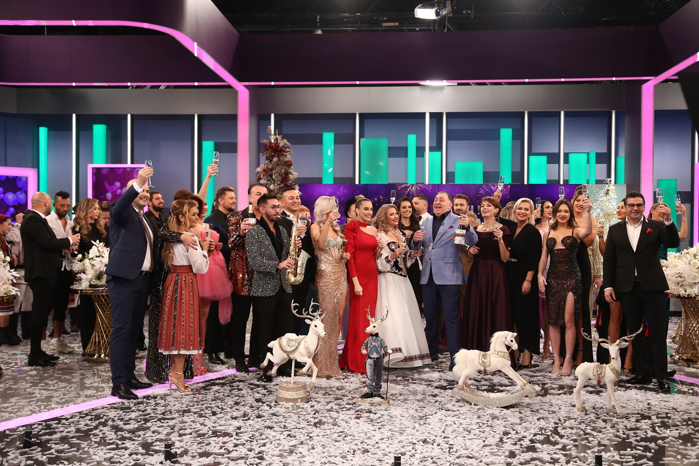REVELION 2024. Ce poți vedea la TV în noaptea de Anul Nou