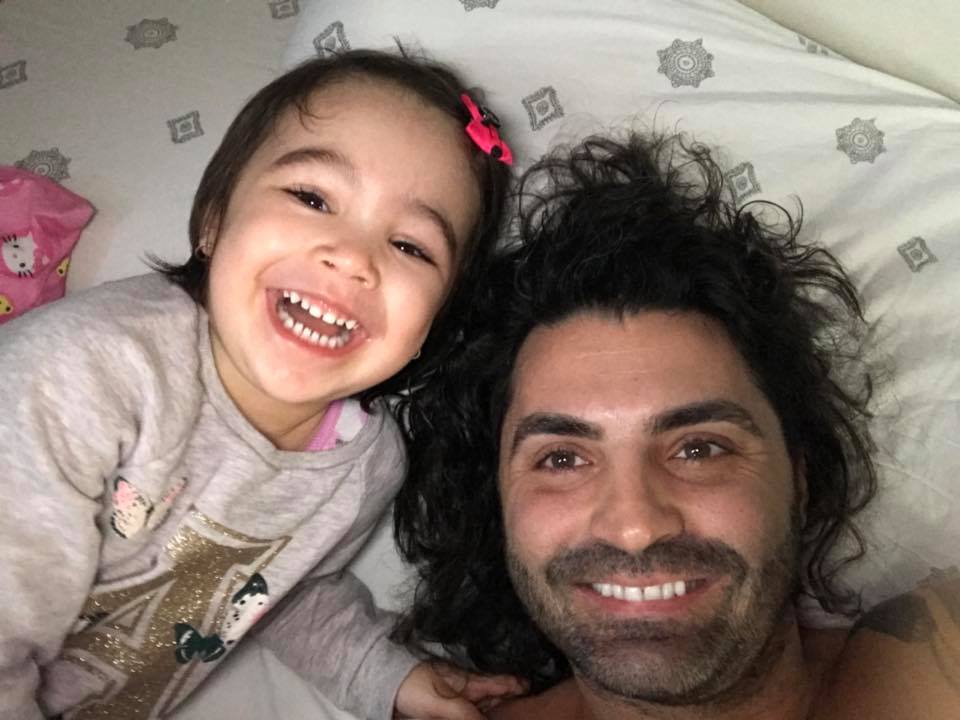 Pepe, în ipostaze tandre cu fetițele sale. "Dacă stăteai până îți făcea Oana copii, ieșeai la pensie" | FOTO