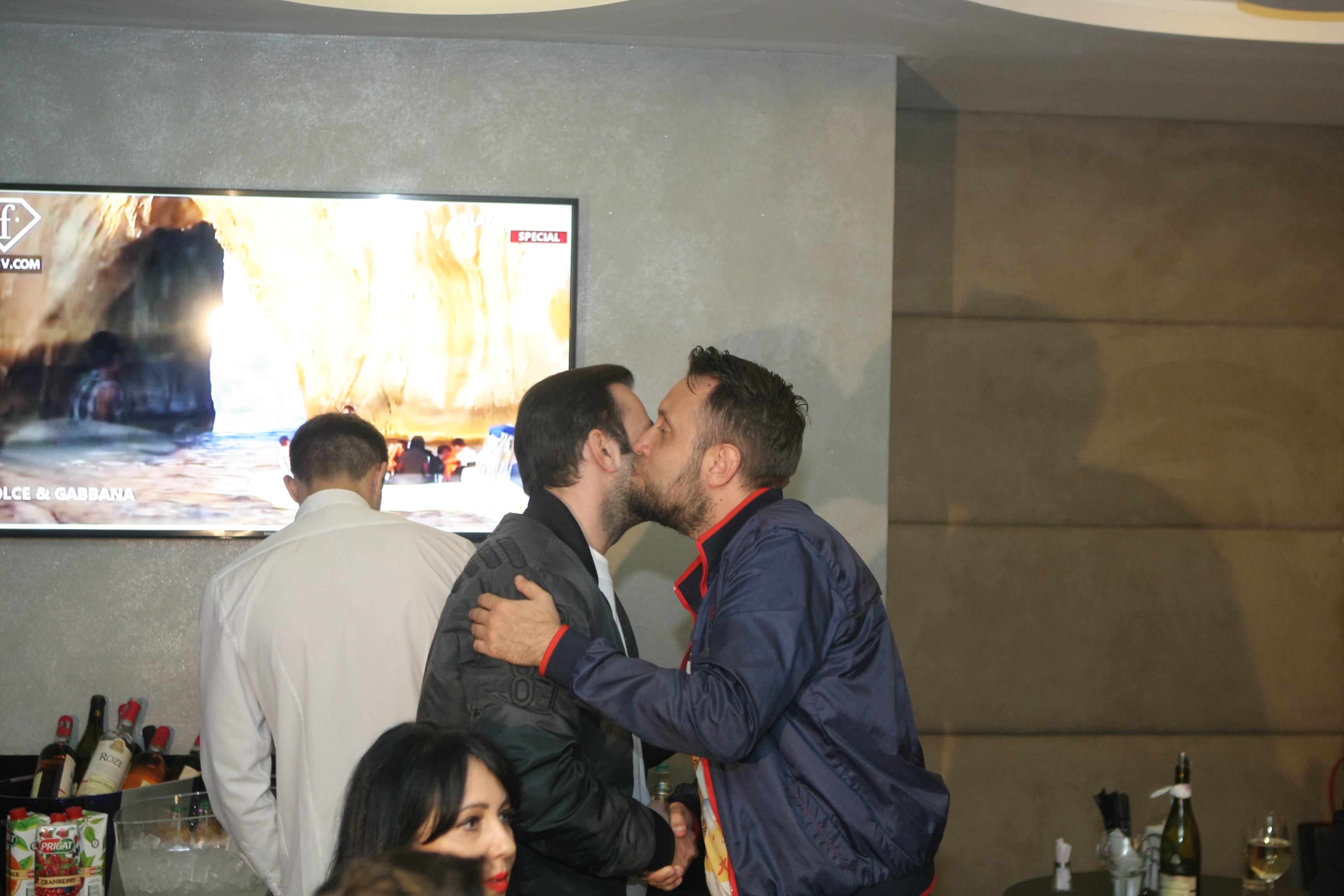 GALERIE FOTO. Oana Roman n-a vrut cadouri de ziua ei. Le-a cerut invitaților să doneze banii pentru un caz umanitar