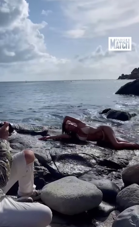 Heidi Klum șochează din nou cu o ședință foto nud. La 52 de ani, vedeta a apărut complet goală într-un pictorial inedit