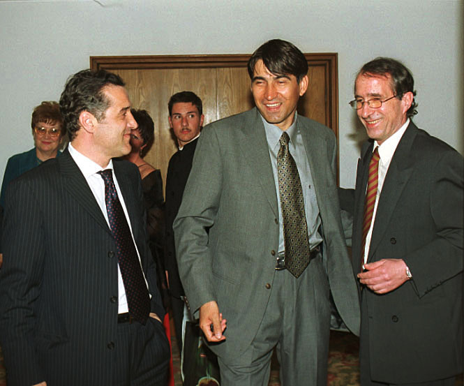 Protectorul echipei de aur a Stelei a ajuns la mâna socrului. Valentin Ceaușescu trăiește într-o vilă oferită de tatăl actualei soții. “El nu a avut niciodată bani mulţi, aşa cum a crezut lumea”