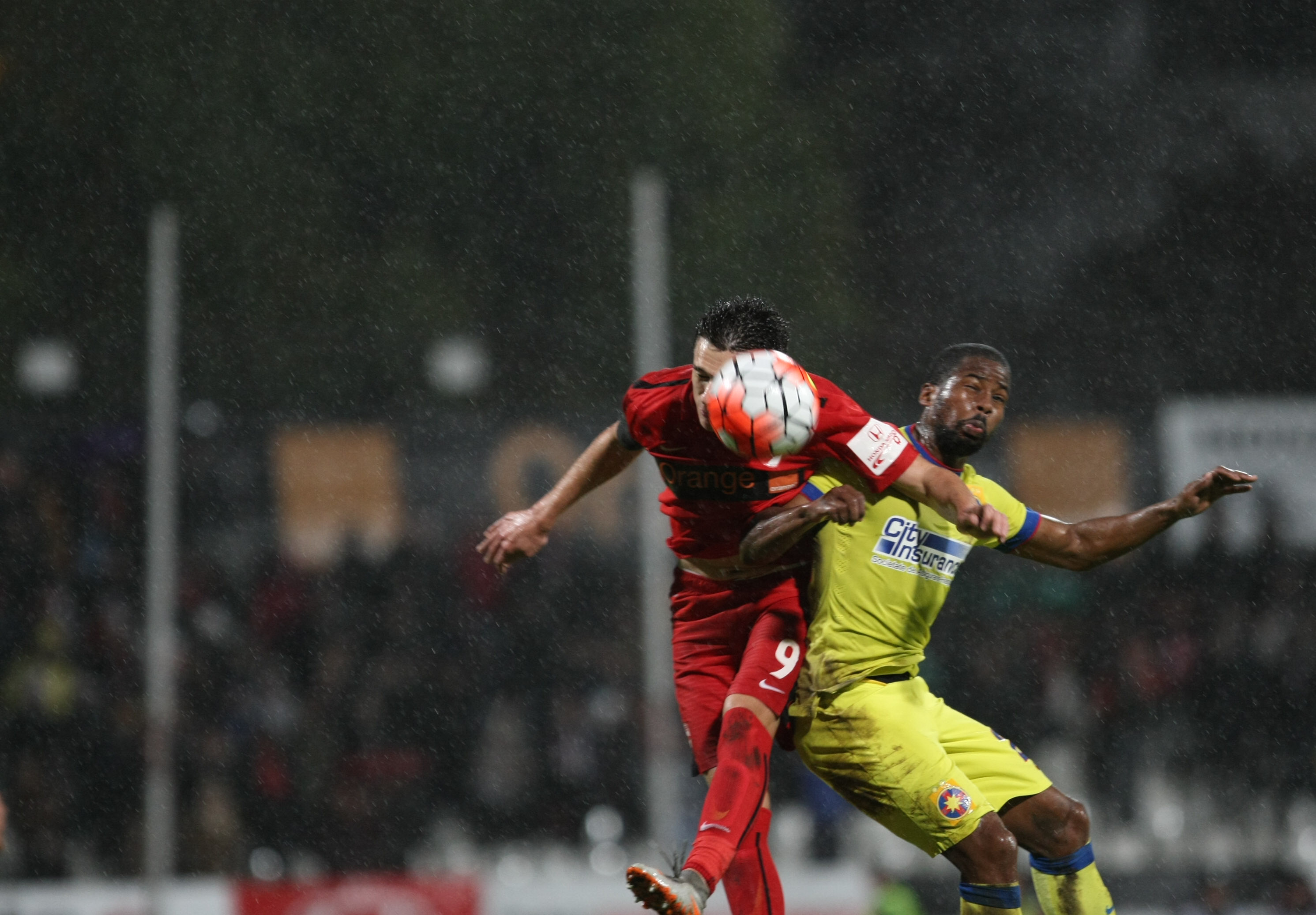 Dinamo - Steaua 3-1. "Câinii" au făcut legea pe teren și au câștigat după patru ani în faţa marii rivale / FOTO
