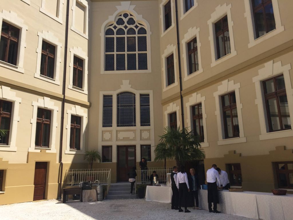 REPORTAJ/Palatul Apelor din Timișoara și-a recăpătat în sfârșit strălucirea de acum un secol, după lucrări care au durat 8 ani