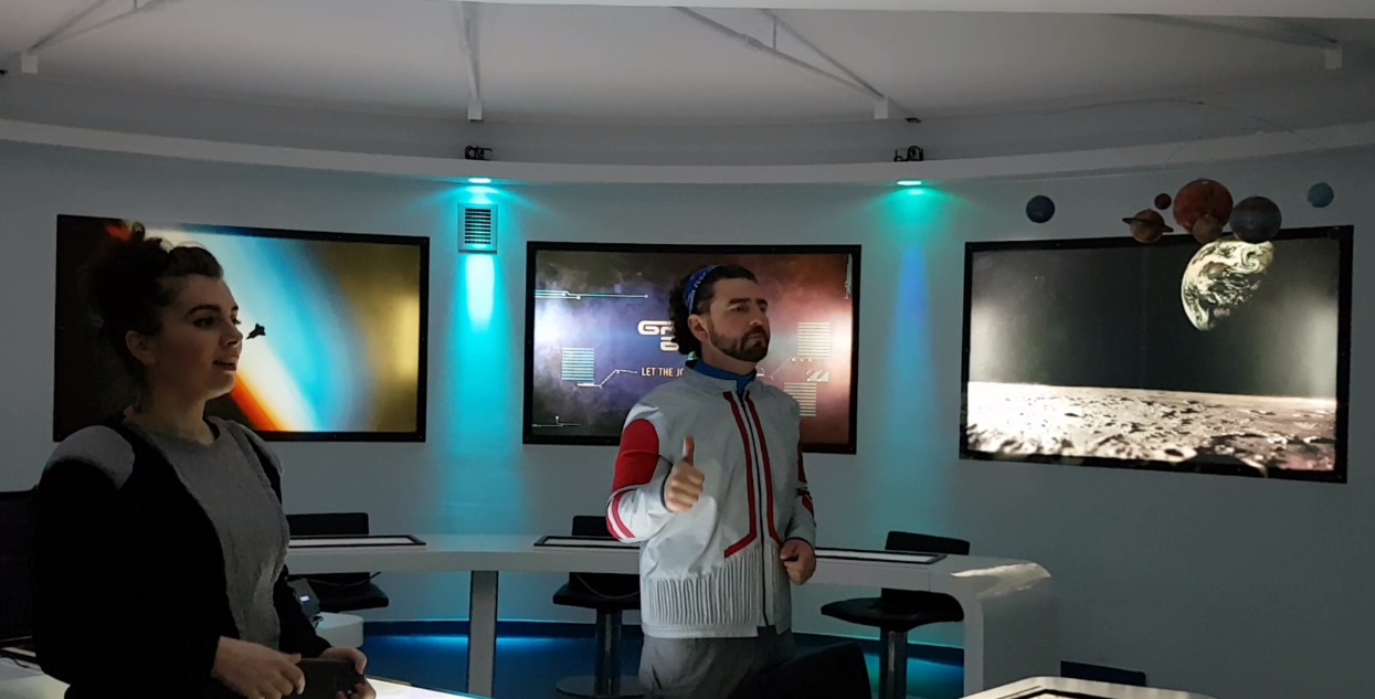 VIDEO / Ce faci cu copilul în vacanță? Îl trimiți în spațiul cosmic. Decolarea se face în Parcul Tineretului
