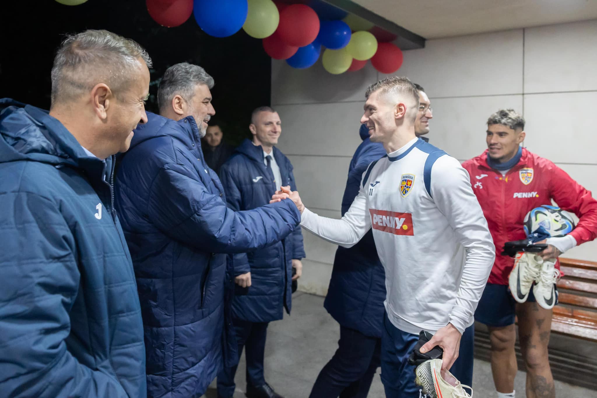 Marcel Ciolacu a venit la antrenamentul naționalei României înaintea partidei cu Elveția