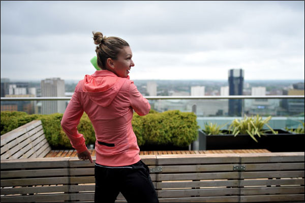 Halep joacă și se joacă la Birmingham. Meciul de dublu, suspendat / GALERIE FOTO&VIDEO