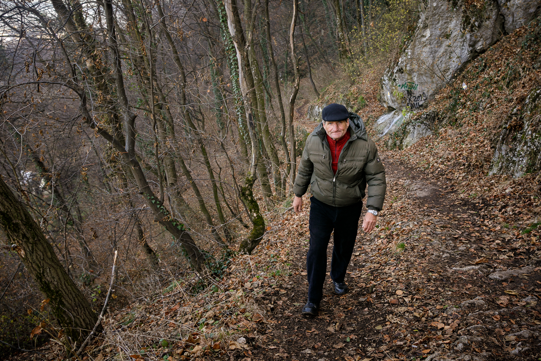 Povestea bărbatului care locuiește de 5 ani într-un cort, pe Dealul Melcilor din Brașov: “Crăciun, Revelion, Paști sunt șterse de la mine de pe hârtie”