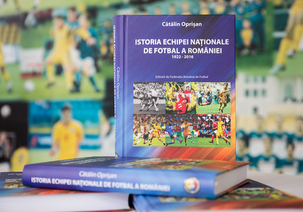 A apărut cartea ”Istoria echipei naționale de fotbal a României". Cine a scris-o şi cât costă