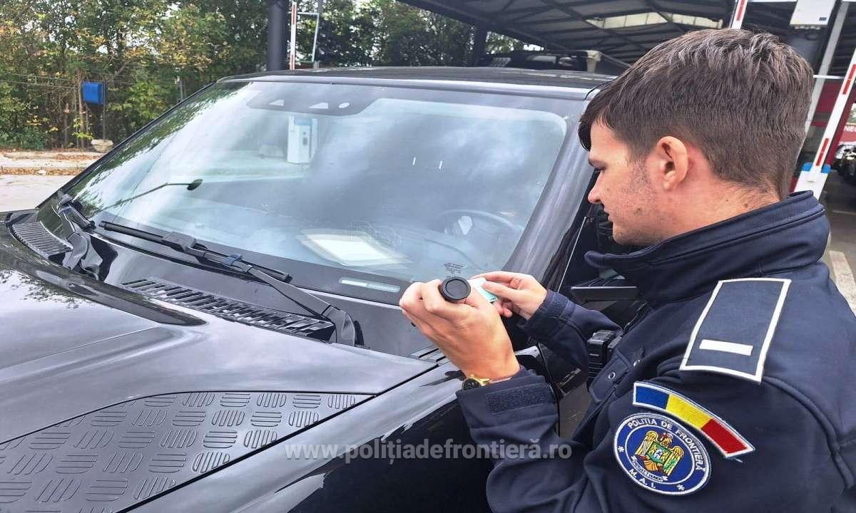 Un ucrainean a vrut să treacă frontiera cu o mașină de 50.000 de euro, căutată de polițiștii din Slovacia. Ce s-a întâmplat cu autoturismul