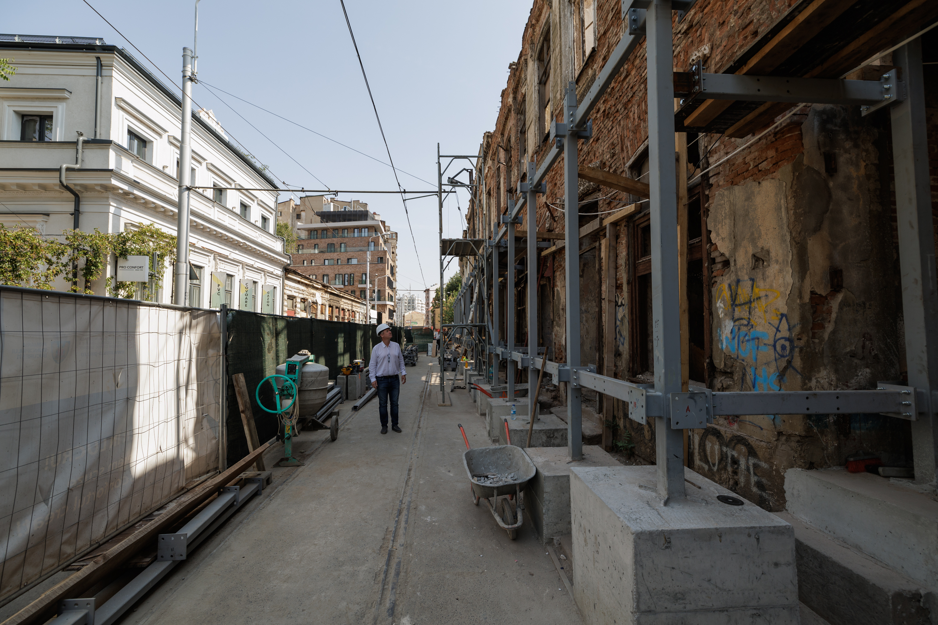 REPORTAJ. Libertatea a intrat pe șantierul de la Hanul Solacolu din București. „Era o groapă de gunoi și o bombă ecologică. Am scos două mii de tone de deșeuri”