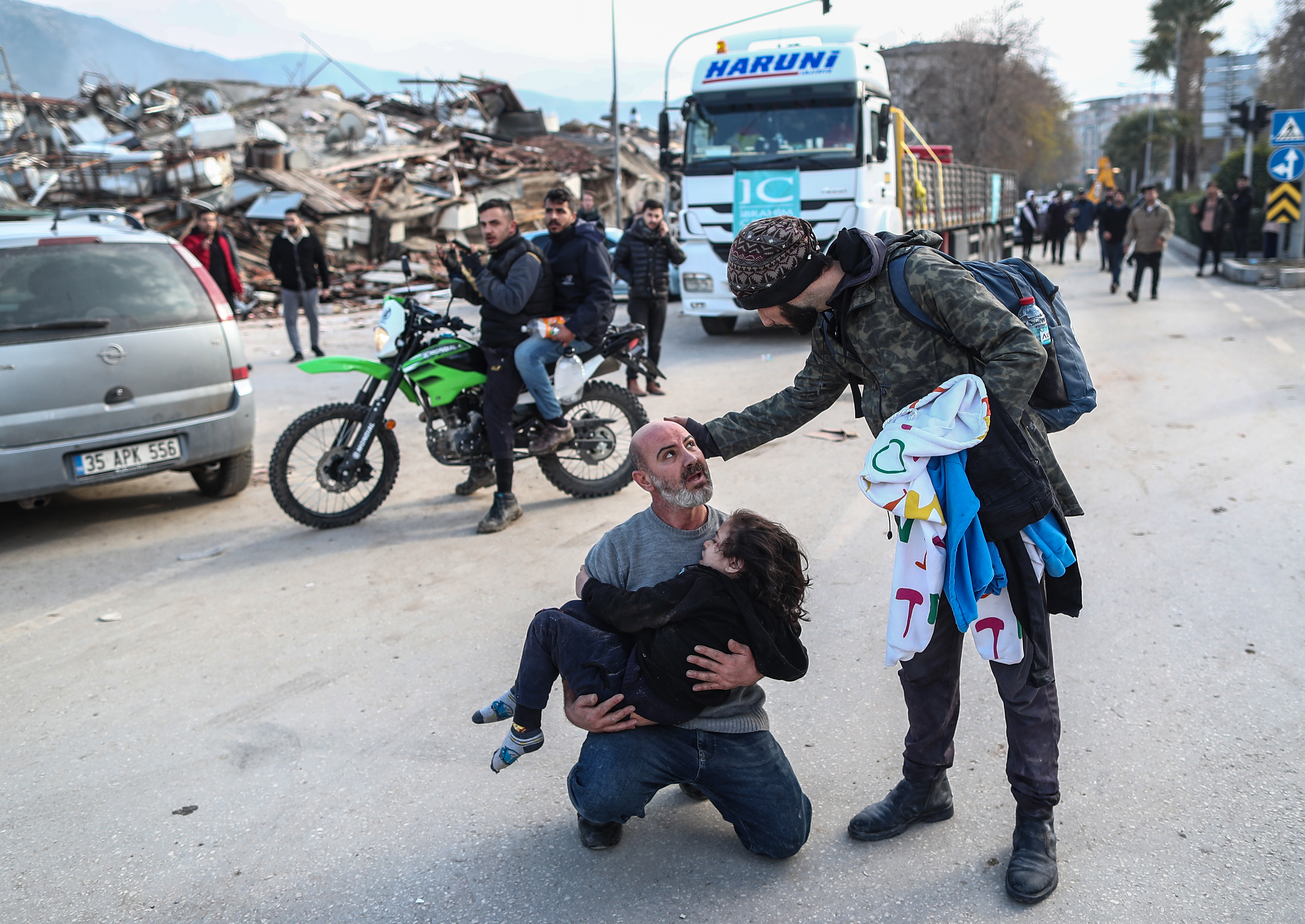 Bilanțul cutremurelor din Turcia și Siria crește dramatic. Cinci milioane de sirieni, „rămași fără adăpost”