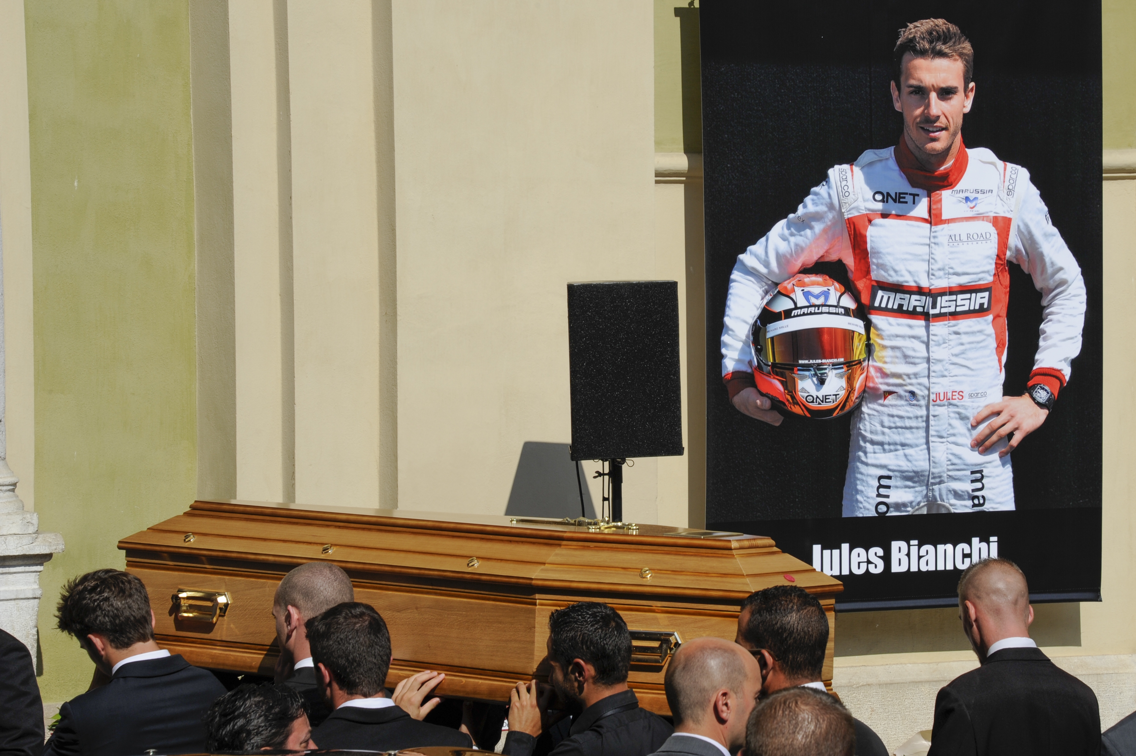 Jules Bianchi a fost înmormântat la Nisa în prezența a foști și actuali piloți de Formula 1 / FOTO&VIDEO