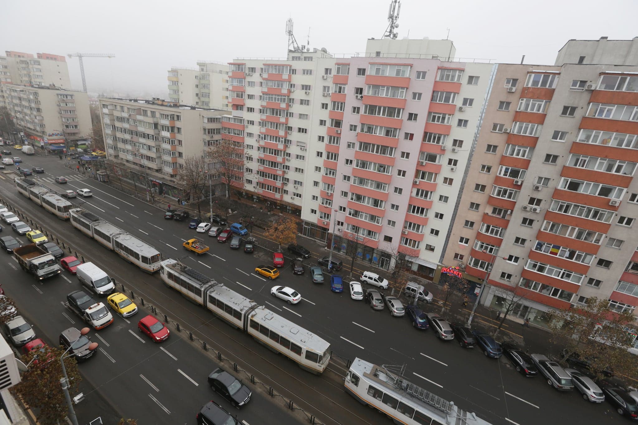 UPDATE: Pieton lovit de un șofer care circula pe linia de tramvai pe șoseaua Ștefan cel Mare. Circulația tramvaielor a fost reluată