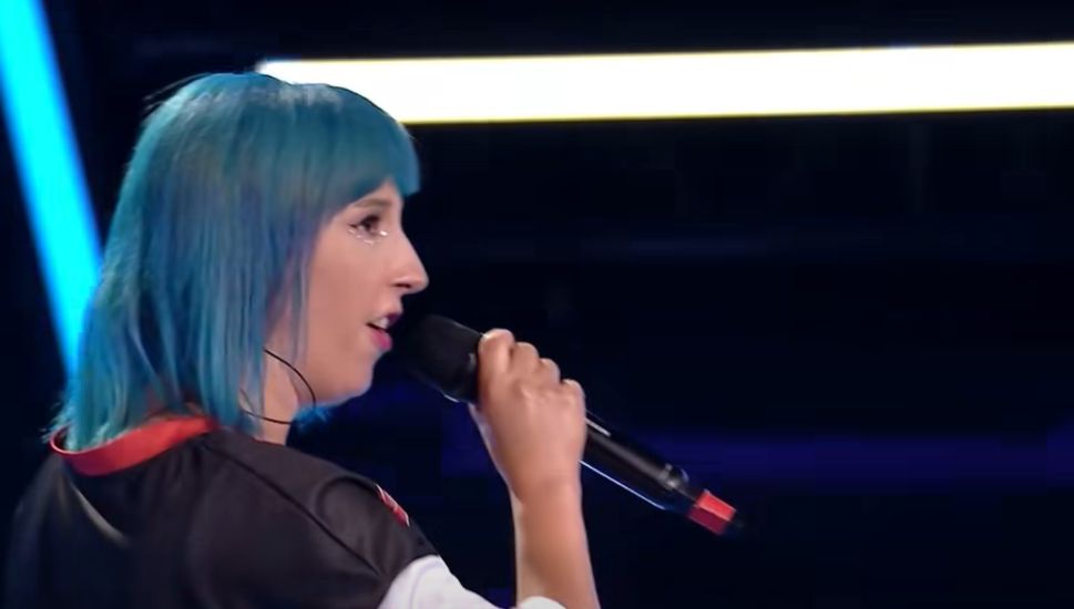 Mina Blue a întors toate scaunele la Vocea României