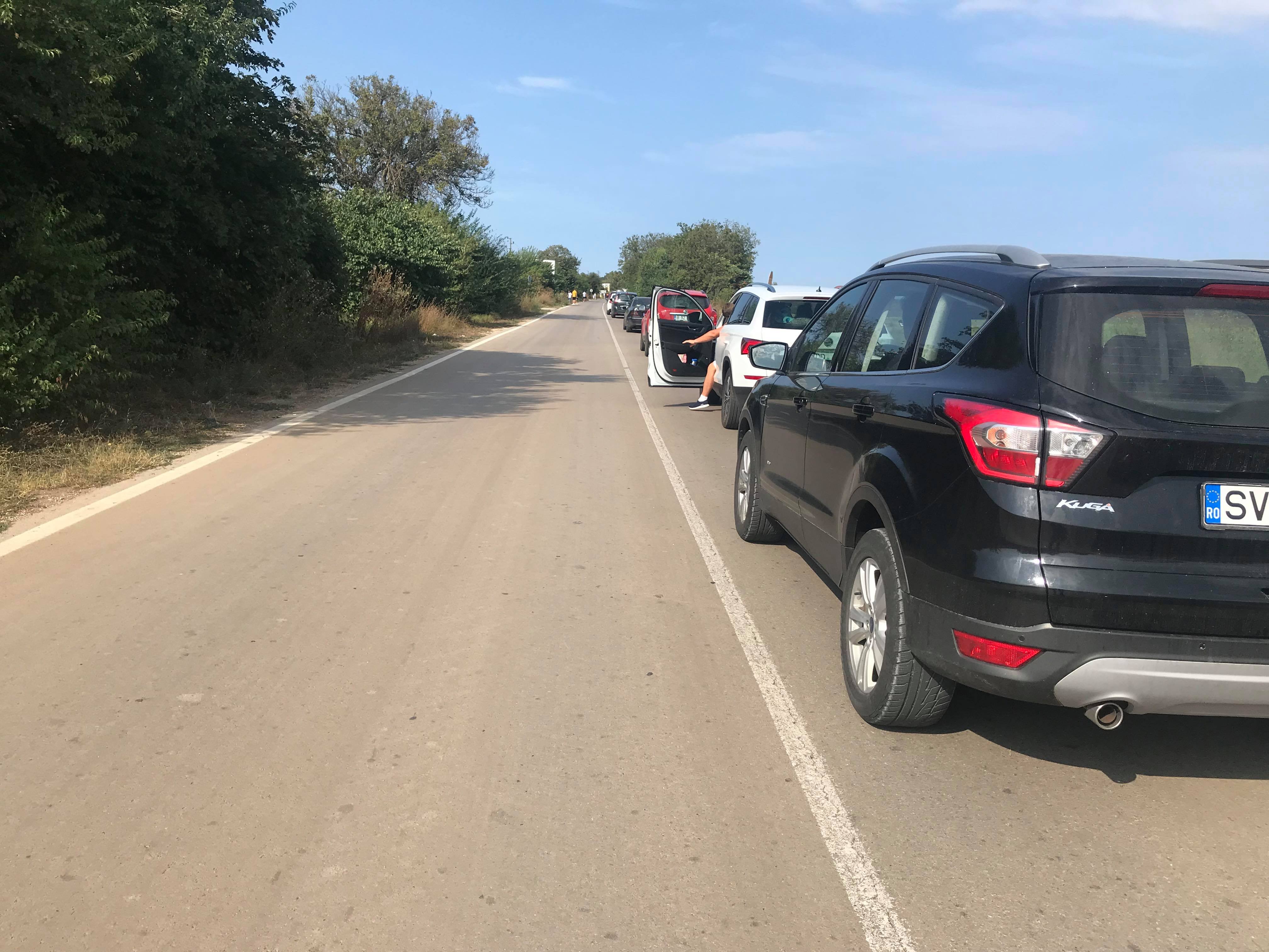 Cozi uriașe la granița cu Bulgaria, la Vama Veche. Oamenii au așteptat peste două ore la intrarea în România