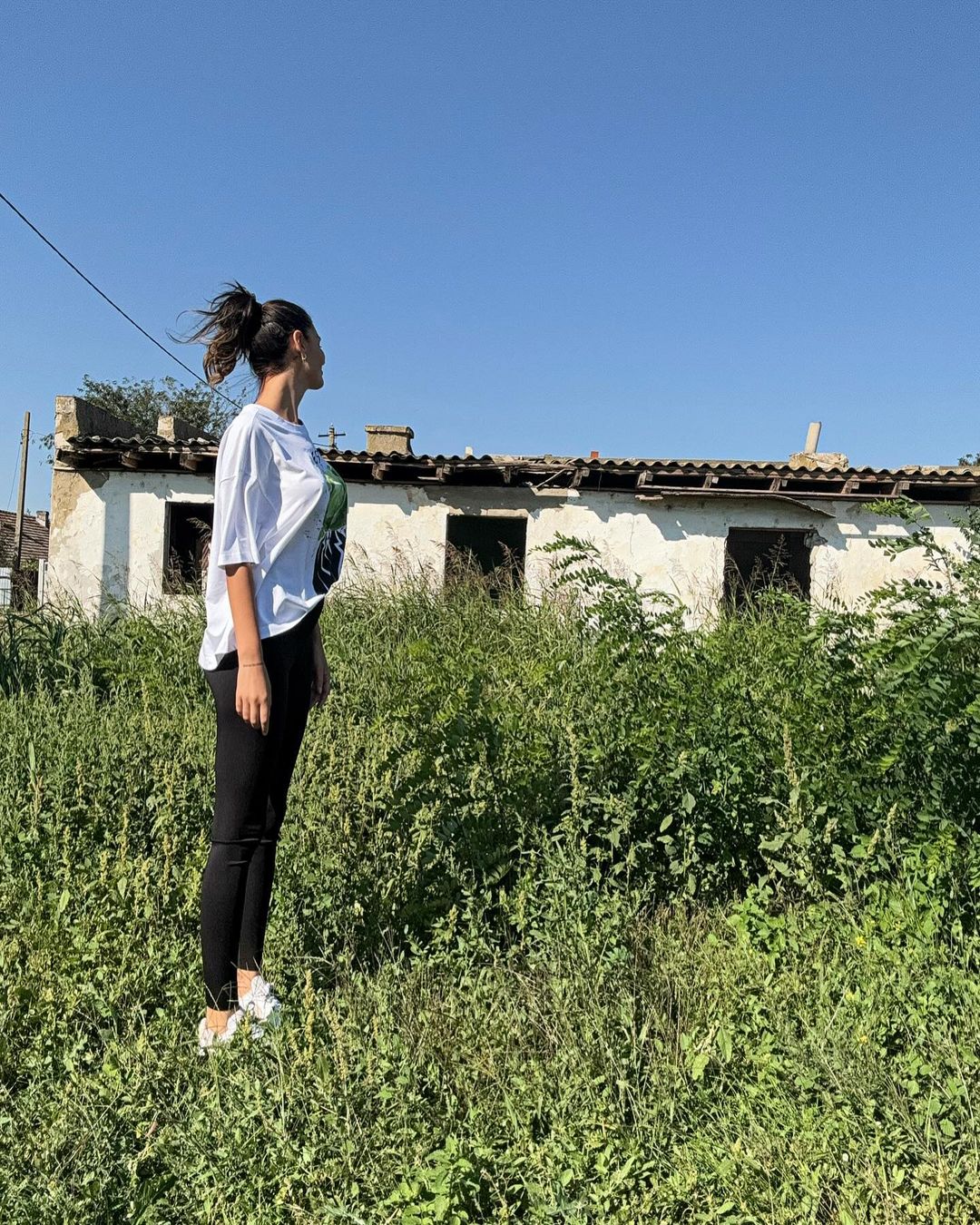 Imagini cu locul în care Ramona Olaru a crescut. Ferma a ajuns o ruină: „Canalul de irigații unde, practic, noi făceam baie”