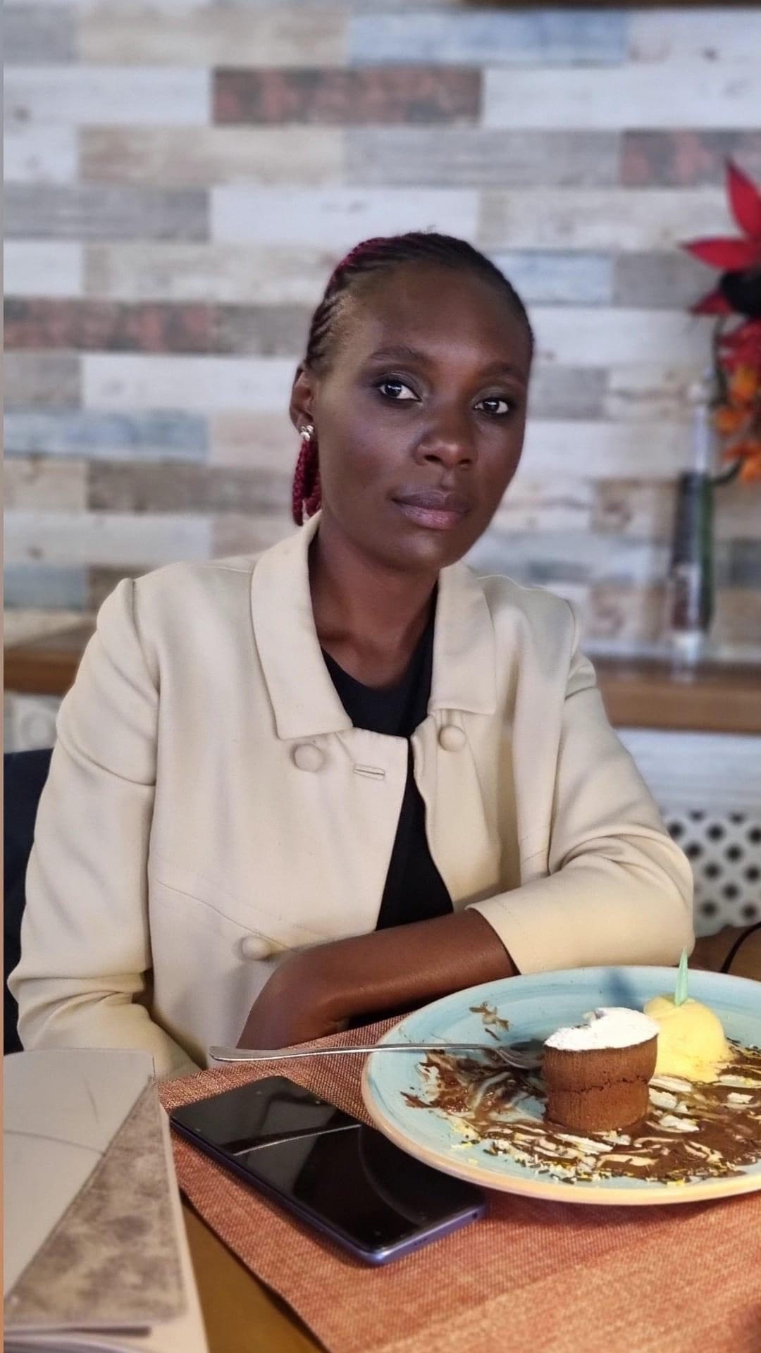 Artistul român căsătorit cu o prințesă din Africa a decis să candideze la alegeri. Are 40 de ani și se află pe listele pentru Camera Deputaților