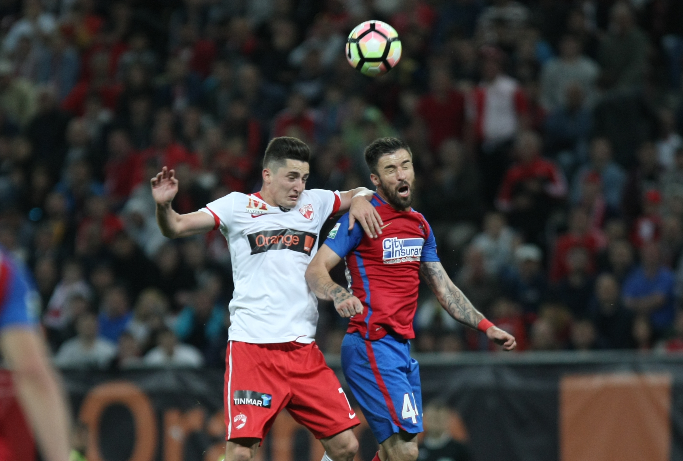 Liga I, etapa a 8-a, play-off: Dinamo - FCSB 2-1. Derby decis în minutul 96, din penalty! ”Cazul Bricheta”, nimica toată pe lângă bombardamentul de pe Arena Națională. Reghe, scandal cu arbitri | LIVE&VIDEO