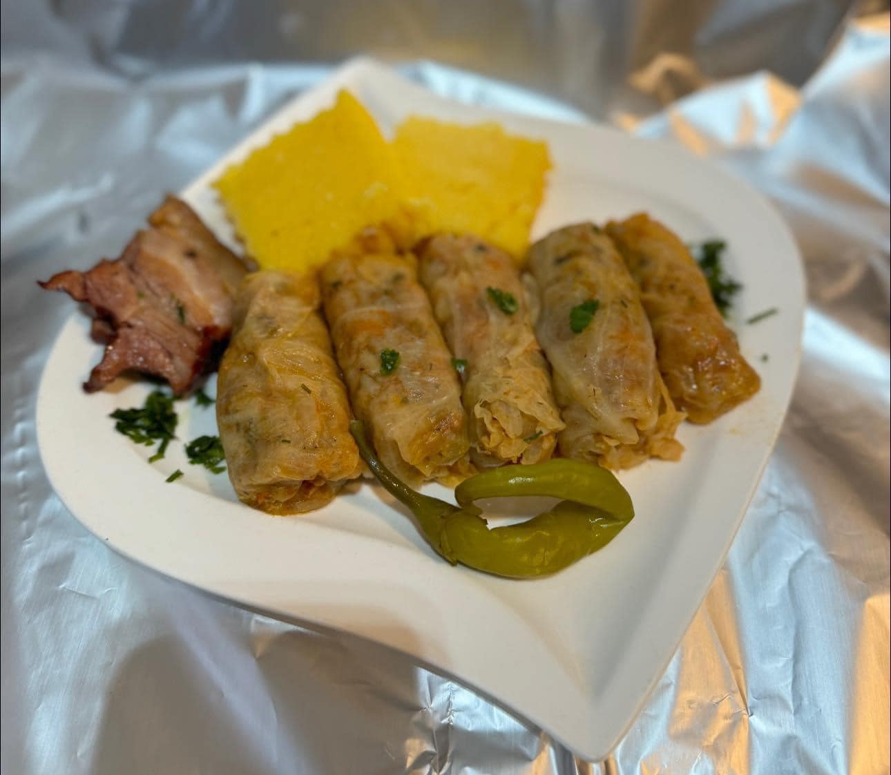 O româncă își vinde restaurantul deschis de doar două luni într-un oraș englezesc: „Ne-am chinuit”