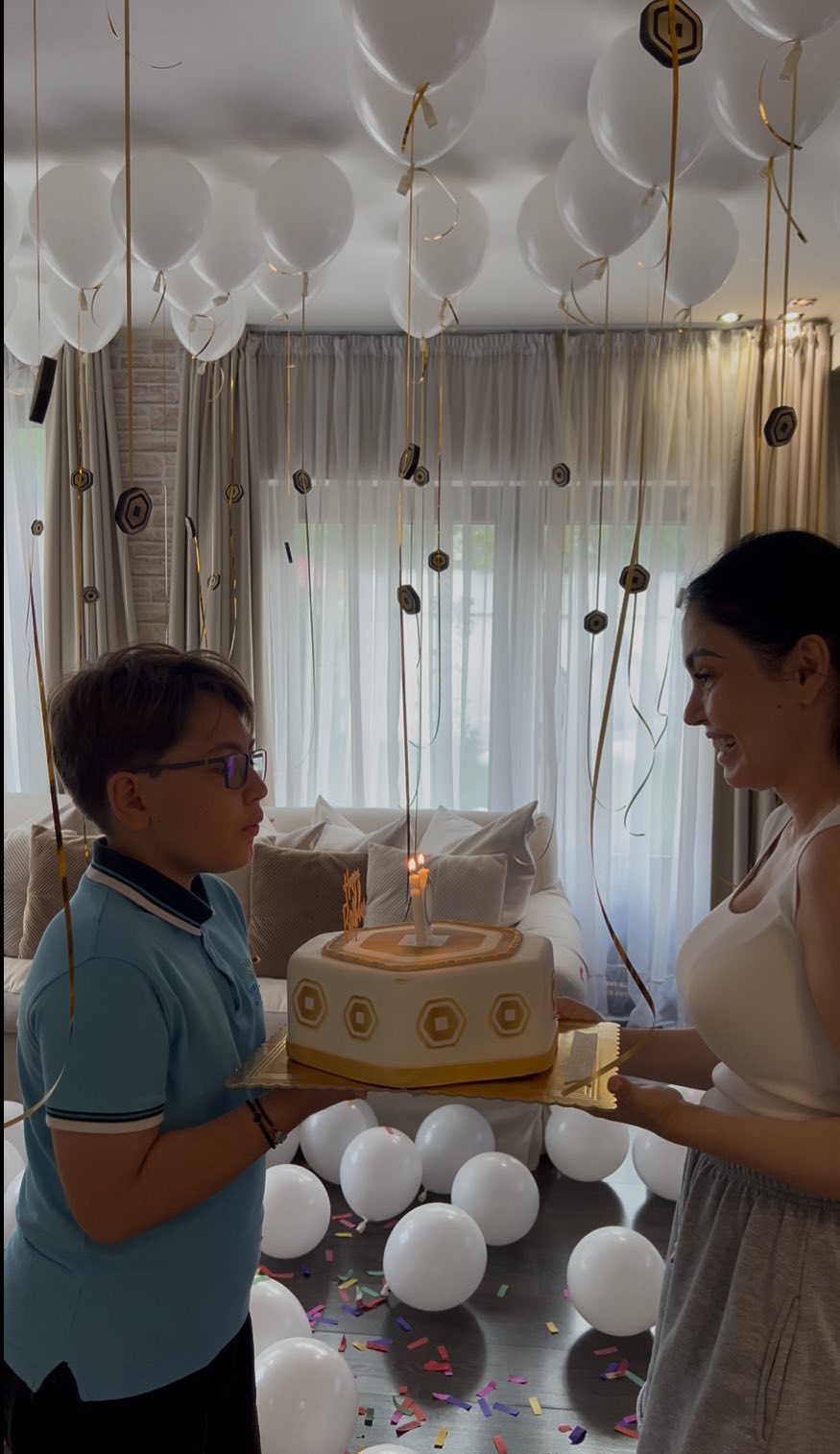 Băiețelui Andreei Mantea a împlinit 10 ani. Cum l-a aniversat vedeta pe David. „Atât de mult timp a așteptat această vârstă încât am zis să o simtă”