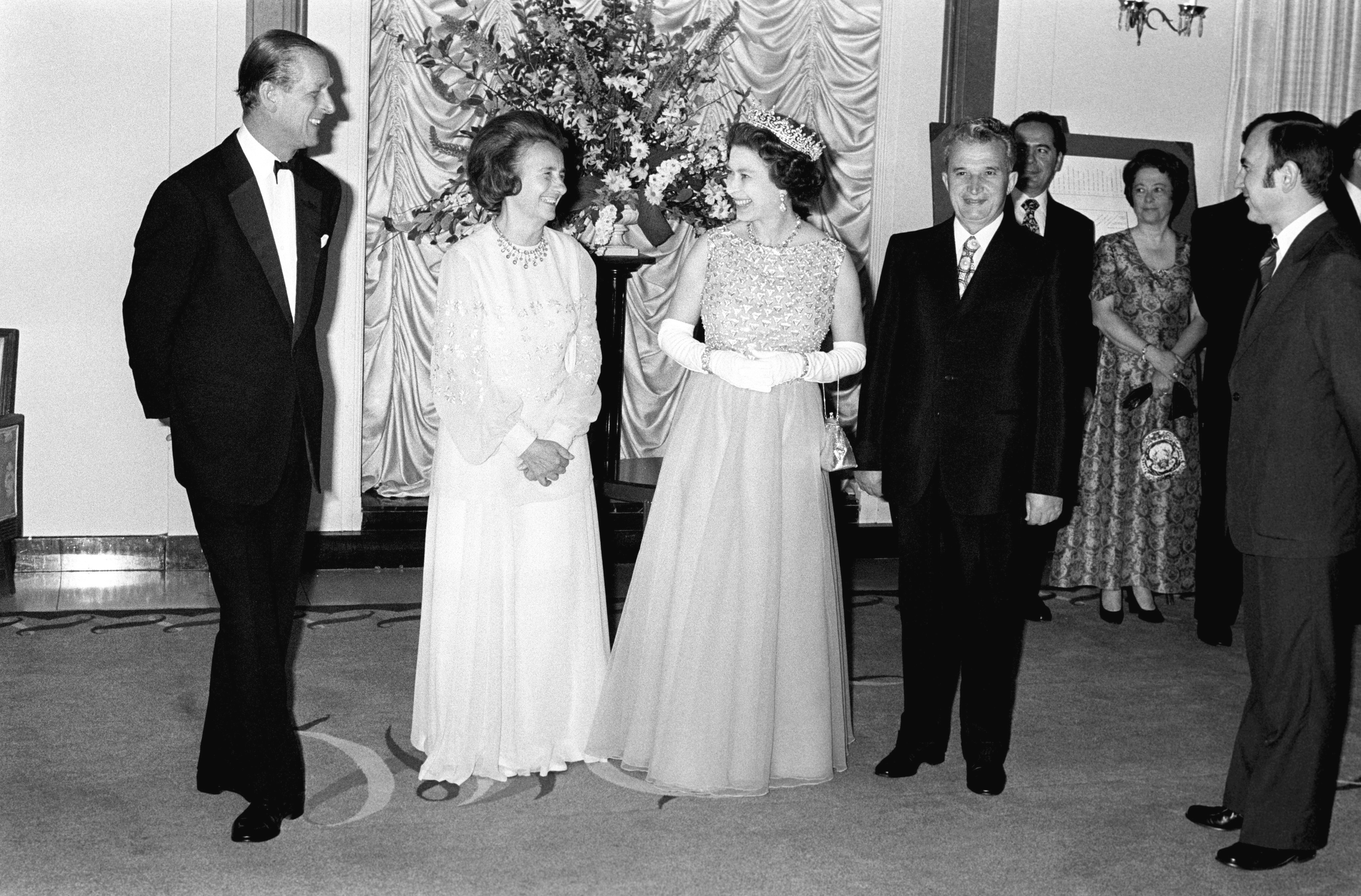Regina Elisabeta a II-a. Mari întâlniri cu liderii lumii: de la Tito la Indira Gandhi, Papa Ioan Paul al II-lea, Gorbaciov sau Nicolae Ceaușescu